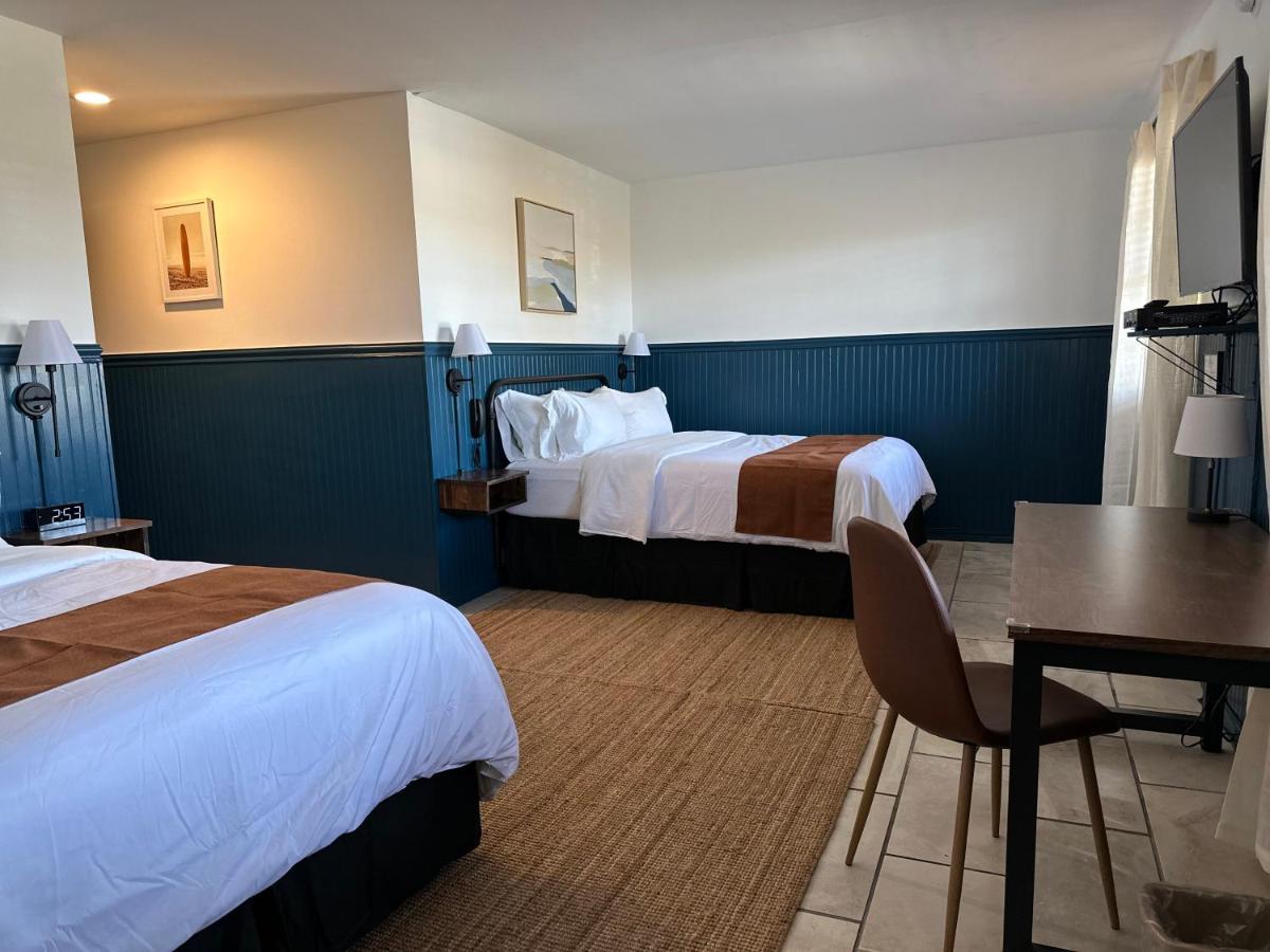 Budget Host East End Hotel In Riverhead Bagian luar foto