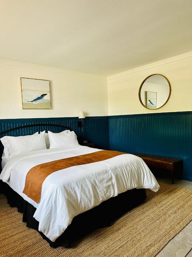 Budget Host East End Hotel In Riverhead Bagian luar foto