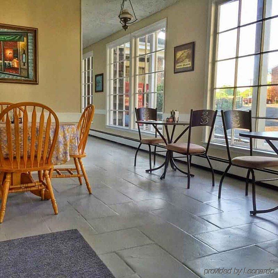 Budget Host East End Hotel In Riverhead Bagian luar foto